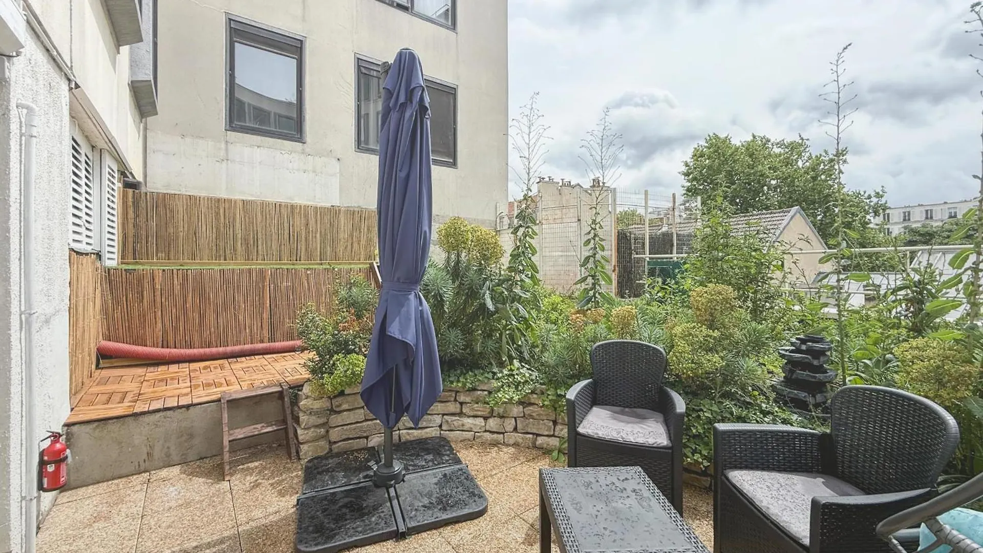 Bright Apartment With Garden Close To The Metro 巴黎