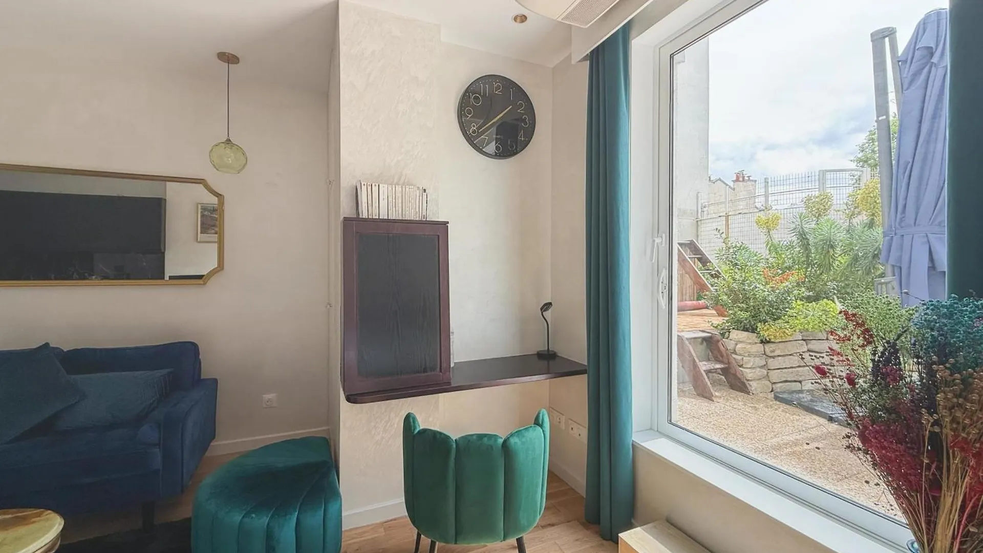 Bright Apartment With Garden Close To The Metro Παρίσι 0*,